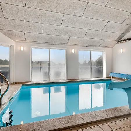 Luxury Seaside With Pool For 22 Sj200 別荘 *