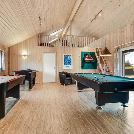 Luxury Seaside With Pool For 22 Sj200 別荘 *