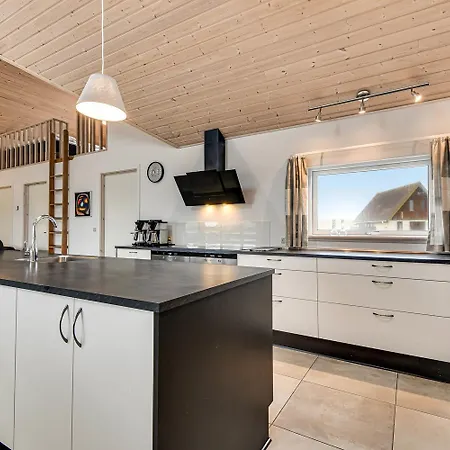 Luxury Seaside With Pool For 22 Sj200 別荘 Harboør