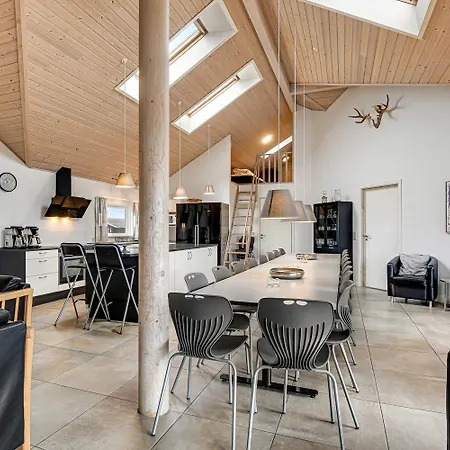 Luxury Seaside With Pool For 22 Sj200 * Harboør