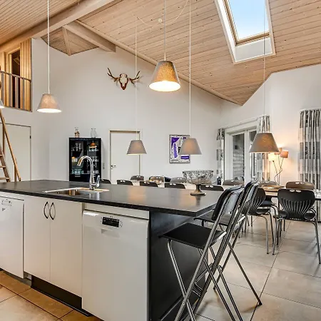 Luxury Seaside With Pool For 22 Sj200 別荘 Harboør