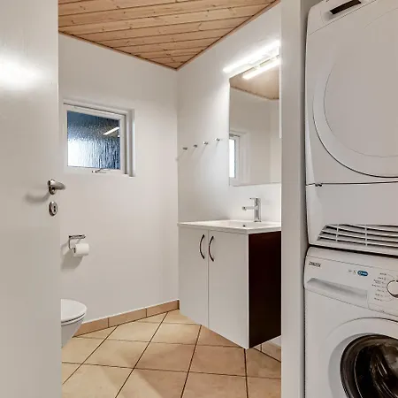 Luxury Seaside With Pool For 22 Sj200 * Harboør