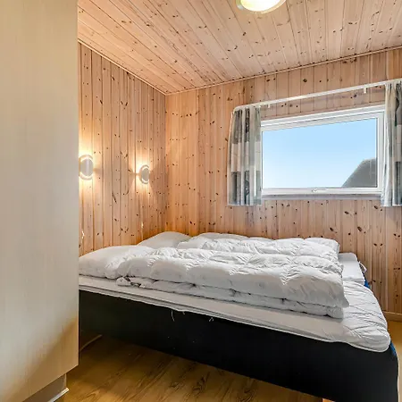Luxury Seaside With Pool For 22 Sj200 Harboør
